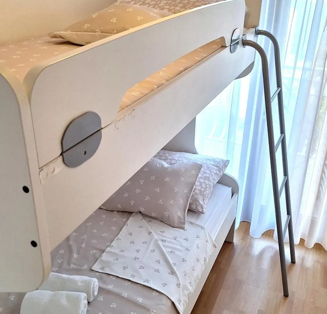 Apartmani I & J Seric Seget Vranjica 0*,  Kroatien