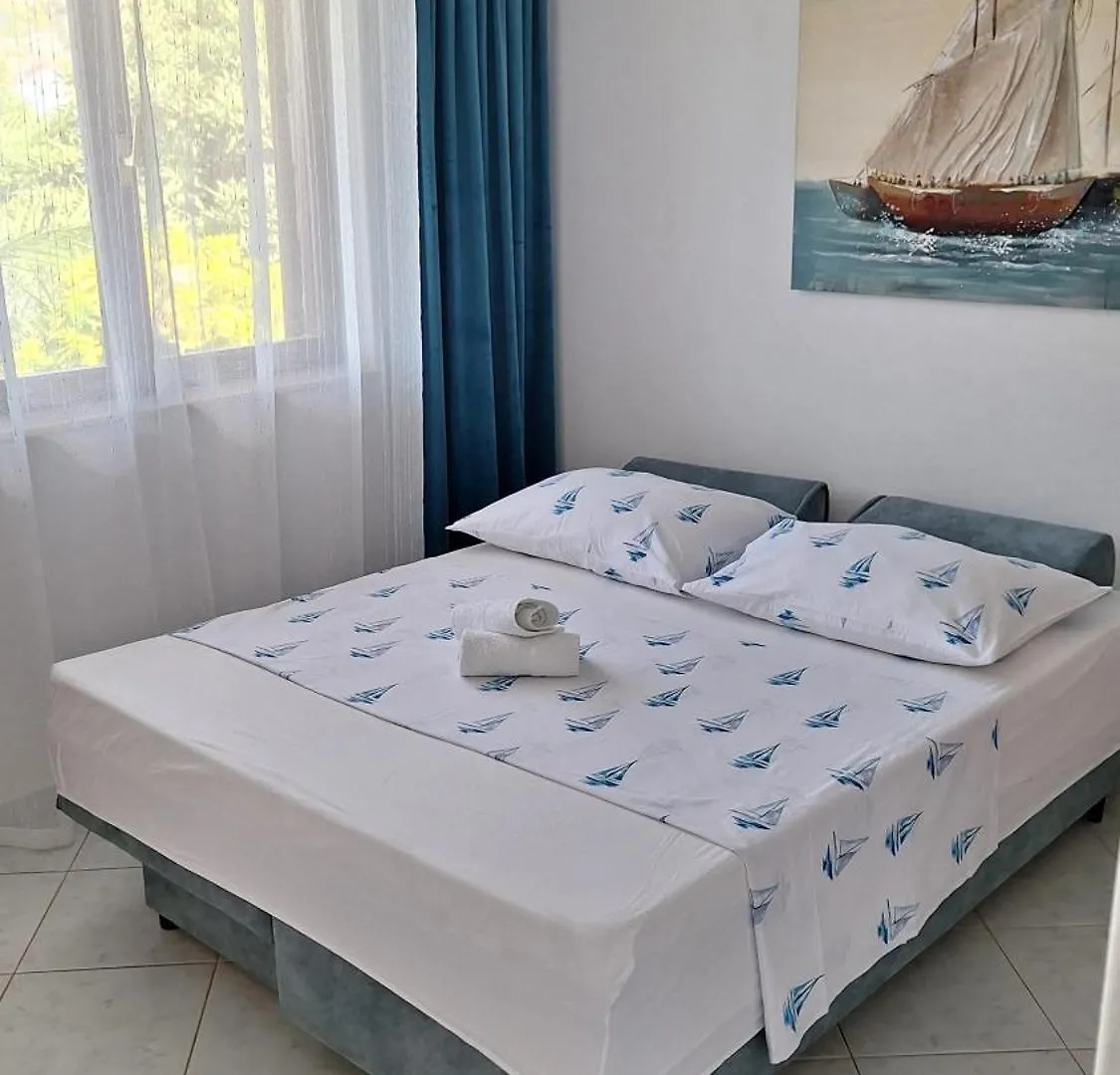 Apartmani I & J Seric Seget Vranjica